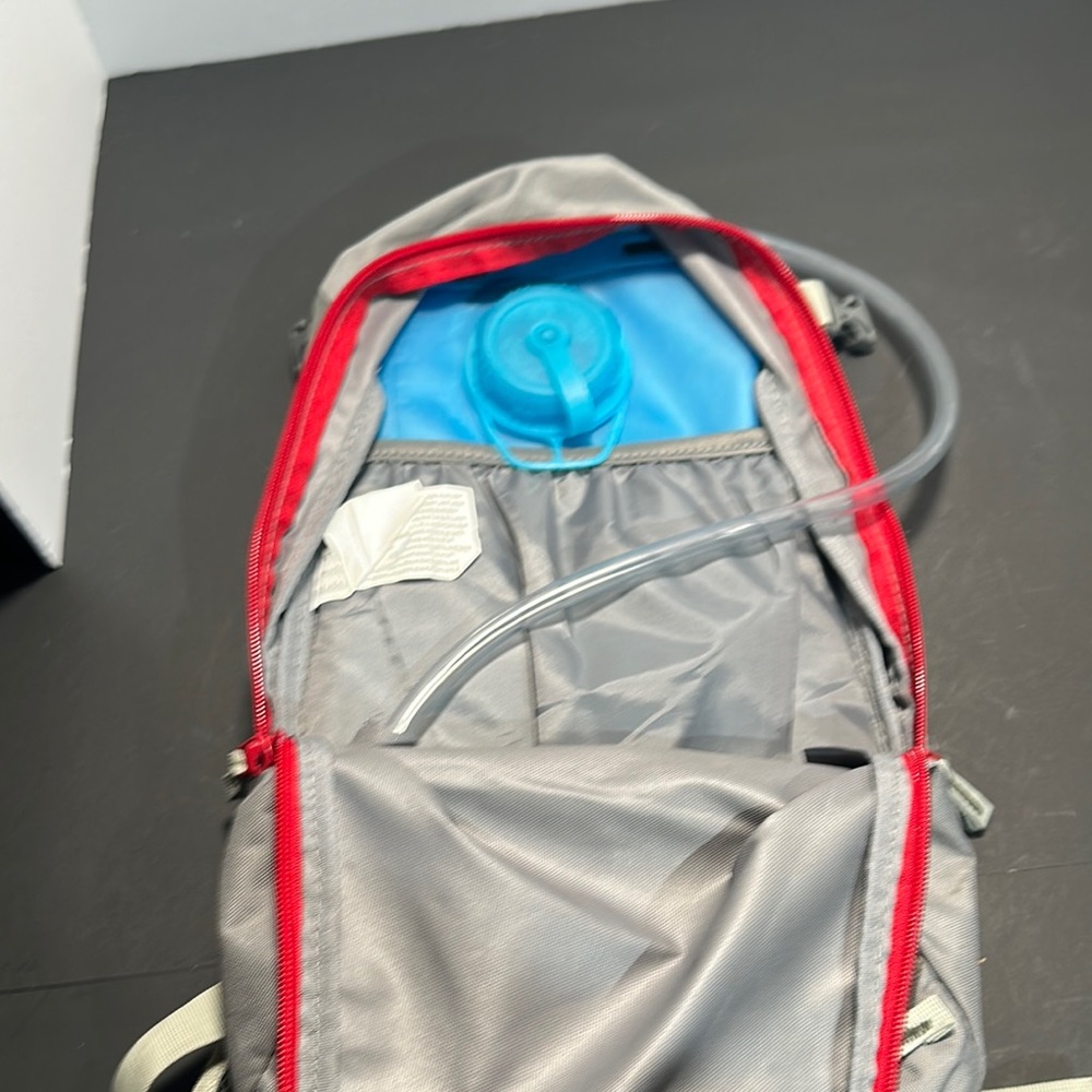 Cabela's Men's hydration Backpack - Picture 2 of 3